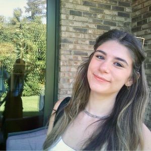 Meet your Posher, Ellie